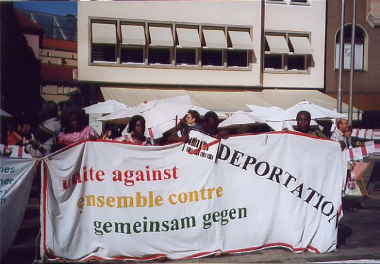 Alle gemeinsam gegen Deportationen! Alle gemeinsam gegen Deportationen!