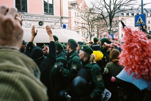 Verhaftung bei der Anti-NATO-Demo München 2007
