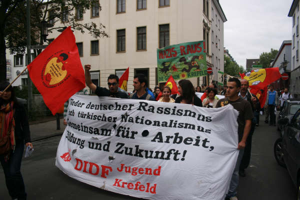 Protestaktion gegen NPD in Krefeld