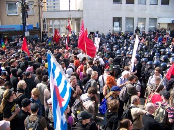 Kehl, 4.4.09, Anti-NATO-Protest, Polizei erstickt Demonstrationsrecht