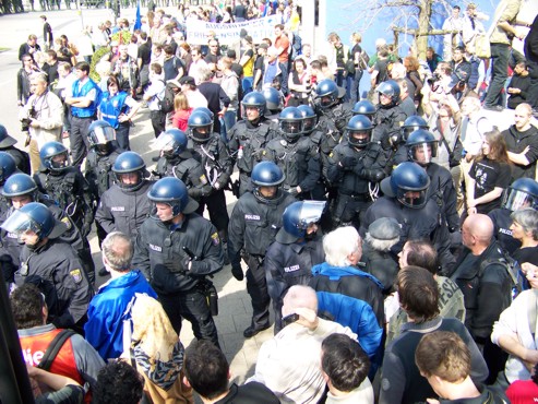 Kehl, 4.4.09, Anti-NATO-Demo: Massiver Polizeieinsatz
