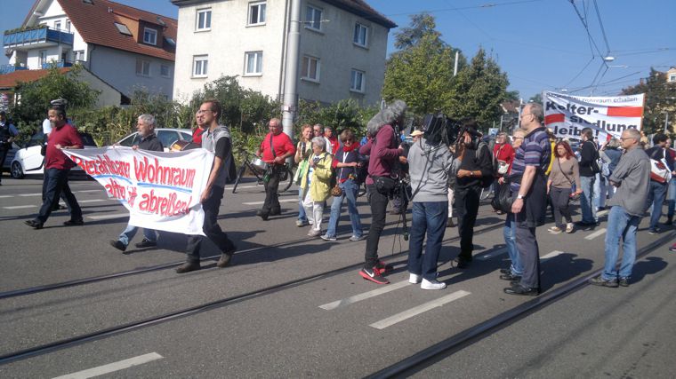 24.9.16, Stuttgart-Zuffenhausen: Demo gegen Abriss billigen Wohnraums