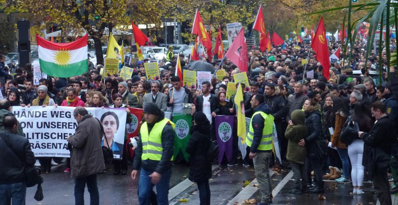 Stuttgart, 5.11.16: Demonstration gegen Erdogan-Diktatur