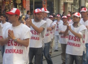Streikende Arbeiter in Gaziantep-Baspinar