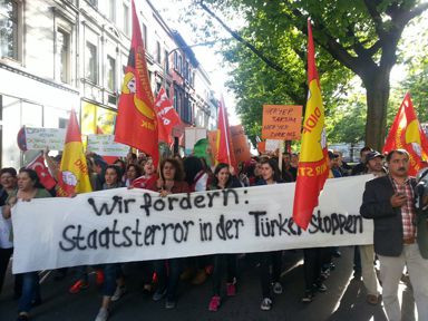 3.6.13: Krefeld, über 700 protestieren gegen Staatsterror in der Türkei