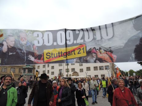 30.9.13., Stuttgart: Erinnerung an die Opfer des Polizeiangriffs