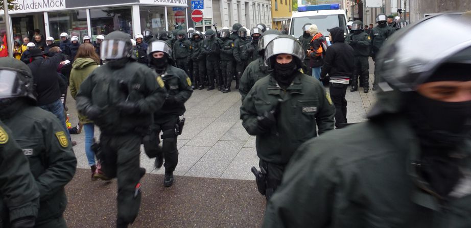 12.10.13, Göppingen: Der "Schwarze Block" in Aktion