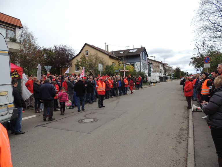 4.11.13, Norgren: Kundgebung vor dem Werkstor