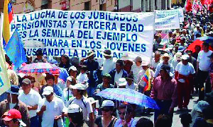 Ecuador, 19.3.2015: Proteste gegen Correas Politik des Sozialabbaus