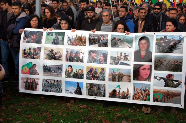 Düsseldorf, 26.12.15: Frauenbefreiungskräfte aus Rojava