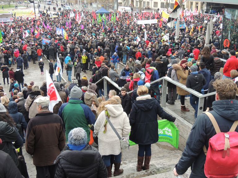 Stuttgart, 16.1.16: 7000 bei Kundgebung gegen Rassismus