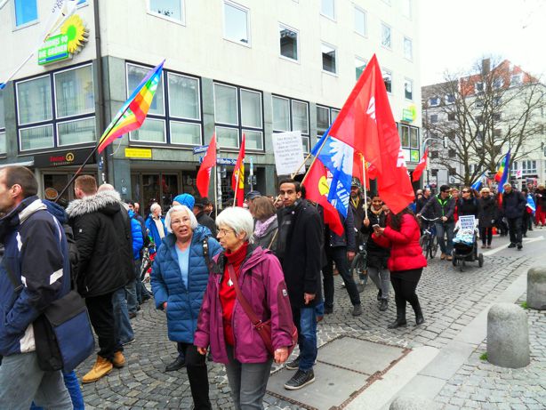 Ostermarsch 2016 München, in der Fußgängerzone