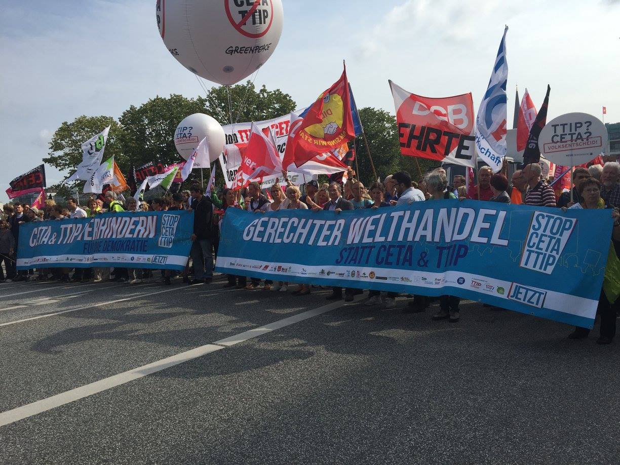 17.9.16, Hamburg: Fronttransparent gegen TTIP und CETA