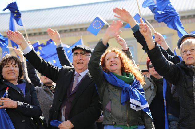 Theo Waigel (CSU) und Margarete bause (Grüne) bei Pulse of Europe