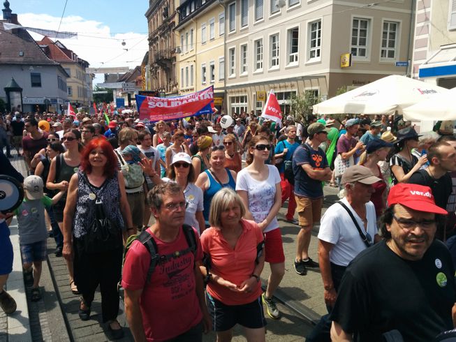 3.6.17, Karlsruhe-Durlach: Die Demonstration kommt an