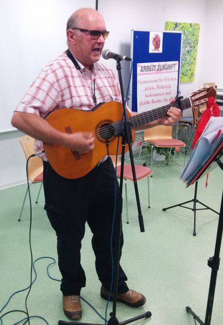 10.6.17, Tübingen: Ernesto Schwarz singt revolutionäre Lieder