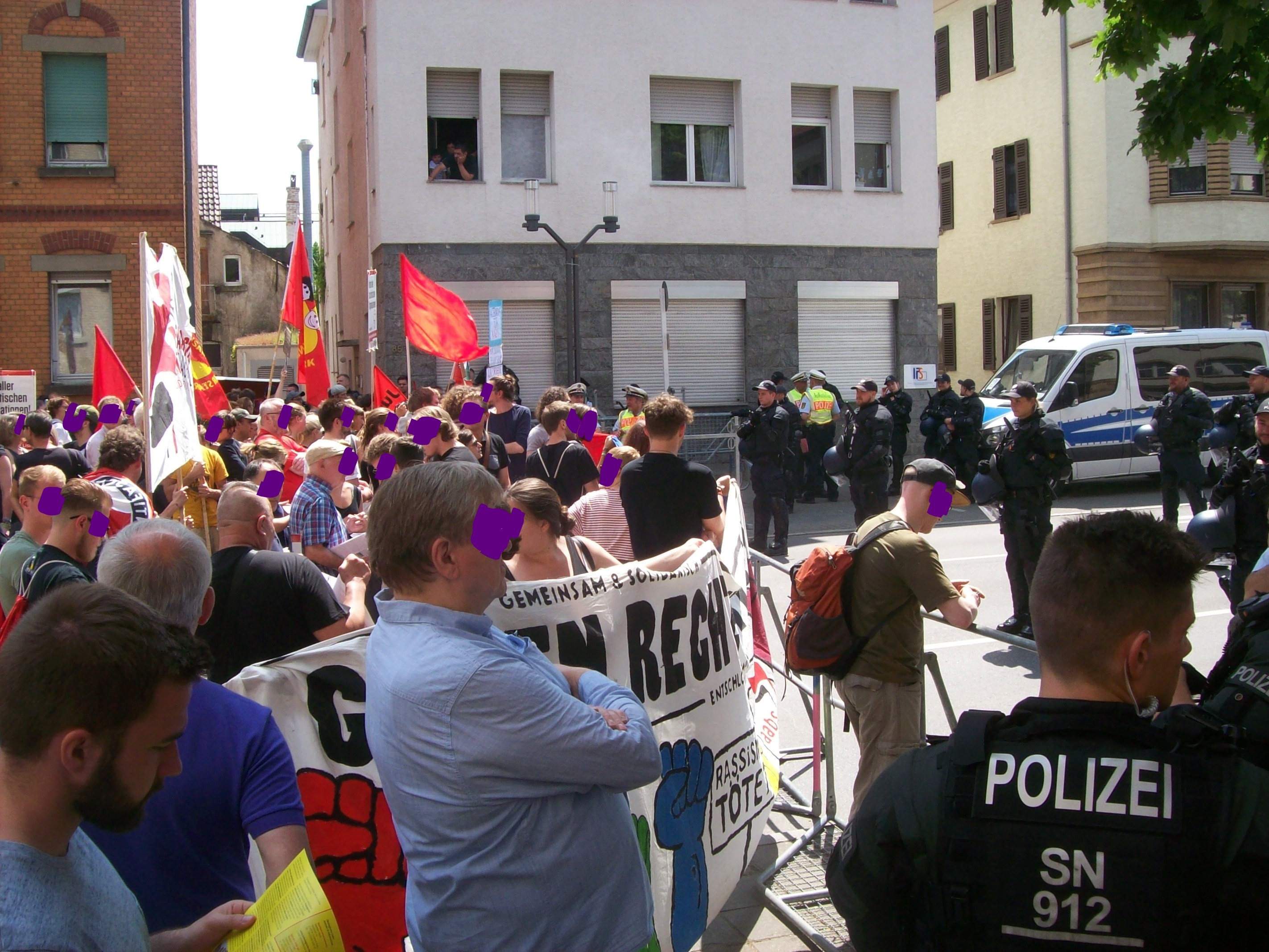 Kämpferischer antifaschistischer Protest gegen AfD und JA in Stuttgart Feuerbach!