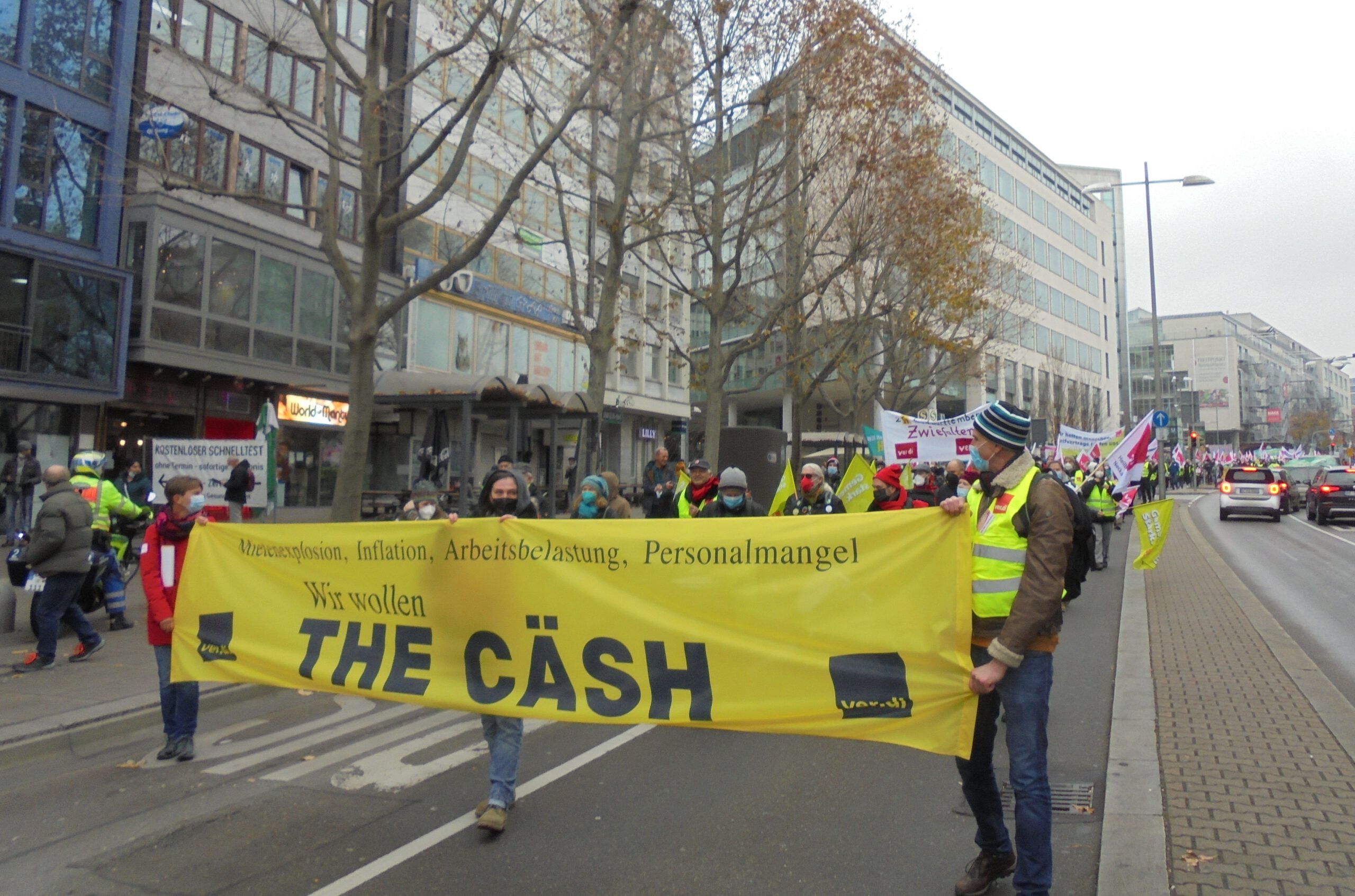 Tarifrunde der Länder – Lautstarke Demo durch Stuttgarter Innenstadt!