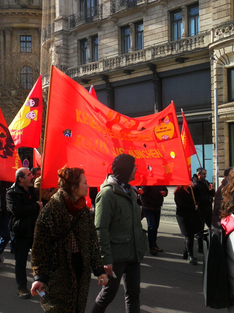 Demonstration gegen Münchener NATO-“Unsicherheits“konferenz