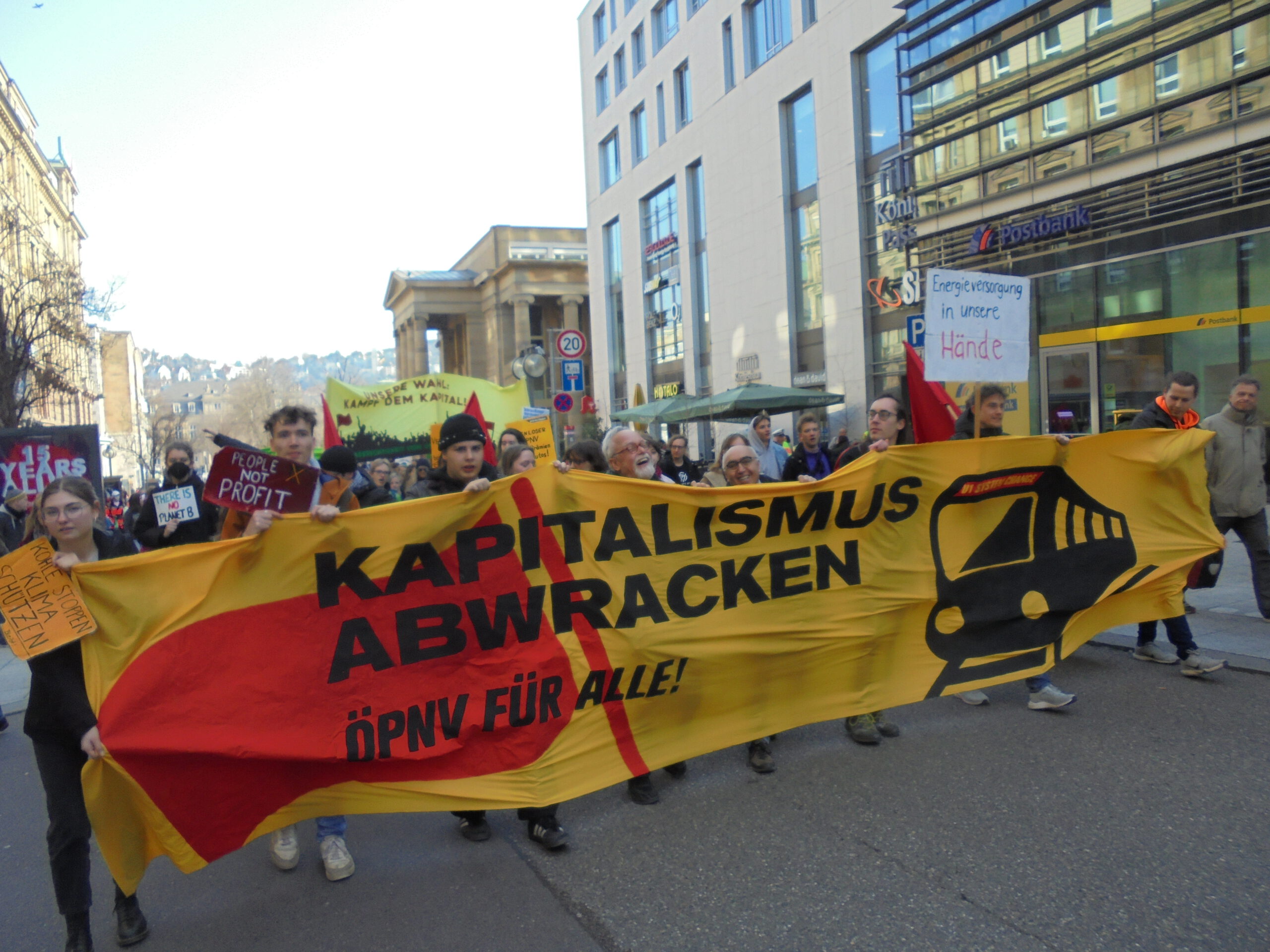 Klimastreik in Stuttgart: Fridays for Future-Demo in der Innenstadt. Ver.di nur schwach vertreten…