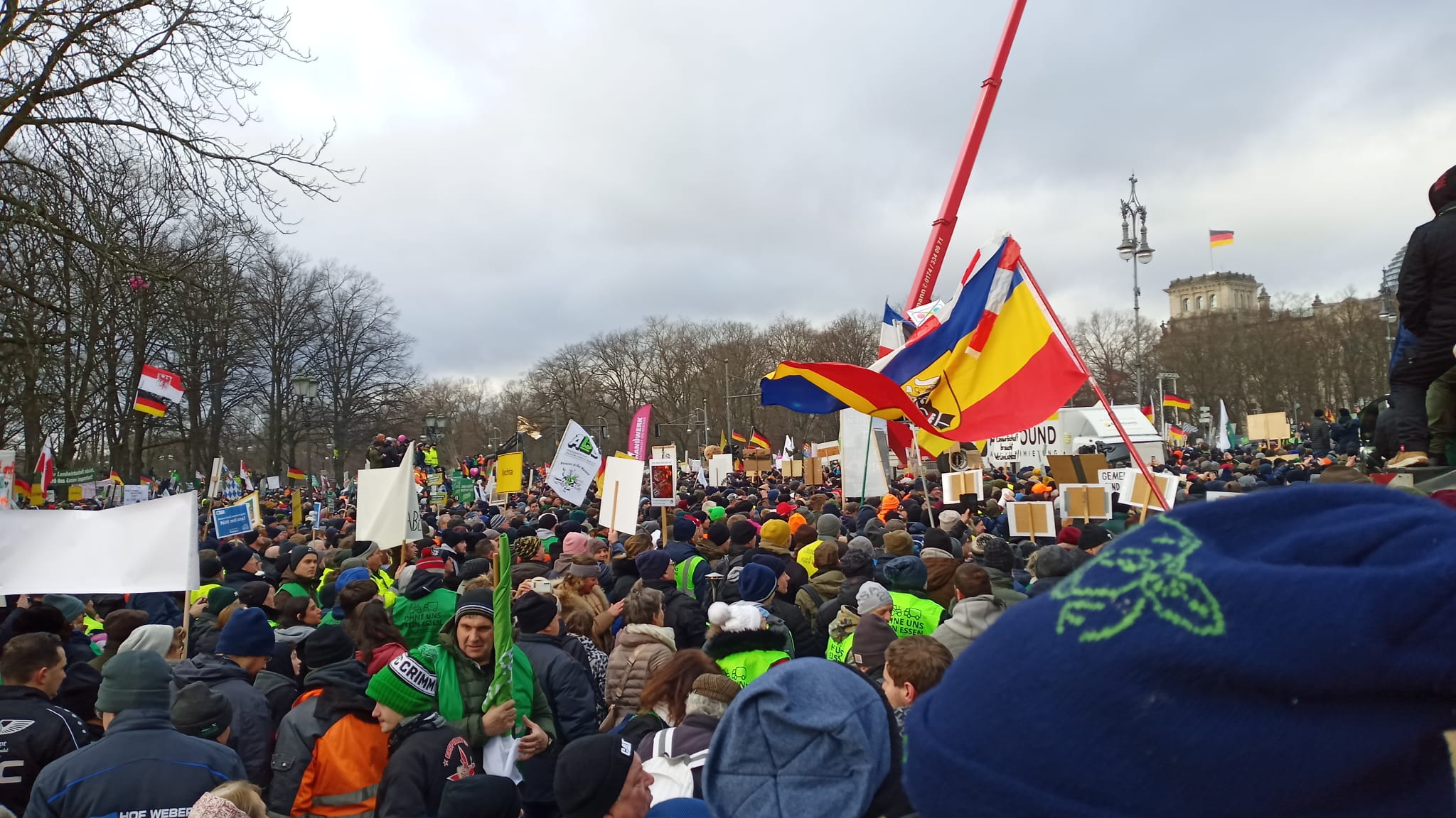 Berlin: Zehntausende gegen Agrarkürzungen der Ampel-Regierung